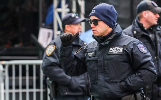 ABŞ-da silahlı şəxs sinaqoqda insanları girov götürüb