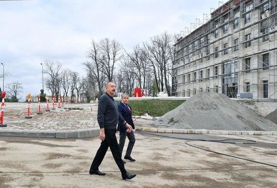 Prezident Şuşada inzibati binanın əsaslı təmiri ilə tanış oldu - FOTO