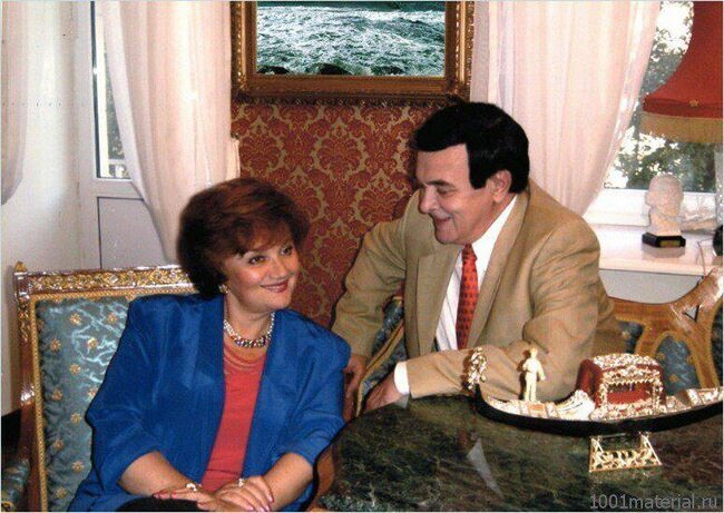 Emin ailəsinin Müslüm Maqomayevlə fotolarını yayımladı