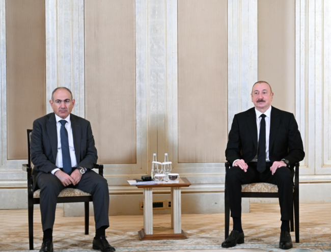 Əbu-Dabidə İlham Əliyevin Nikol Paşinyanla görüşü başlayıb