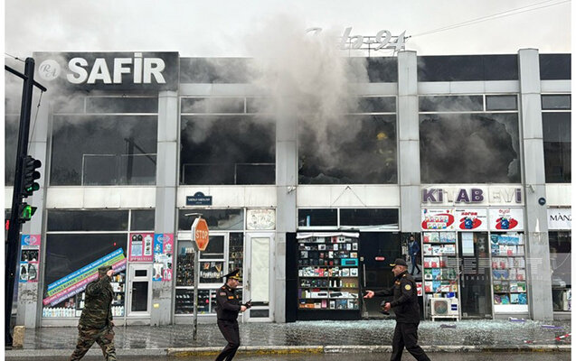 Sumqayıtda ticarət mərkəzində yanğın oldu - Fotolar - Yenilənib