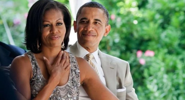 Obamanın arvadı bu məşhurla yaxtada: Gizli çəkilən FOTOLAR