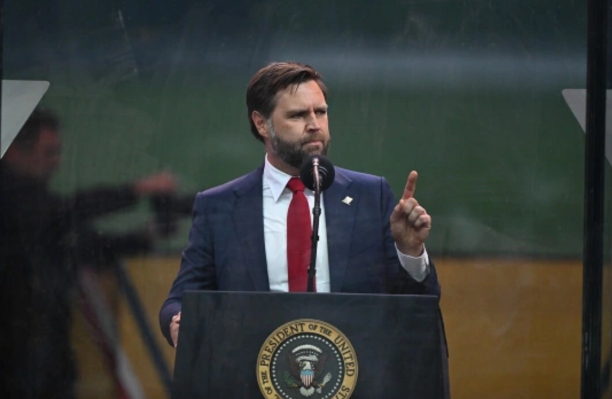 Cey Di Vens: "Tramp İranın nüvə proqramını dayandırmaq üçün zəruri olan hər şeyi edəcək"