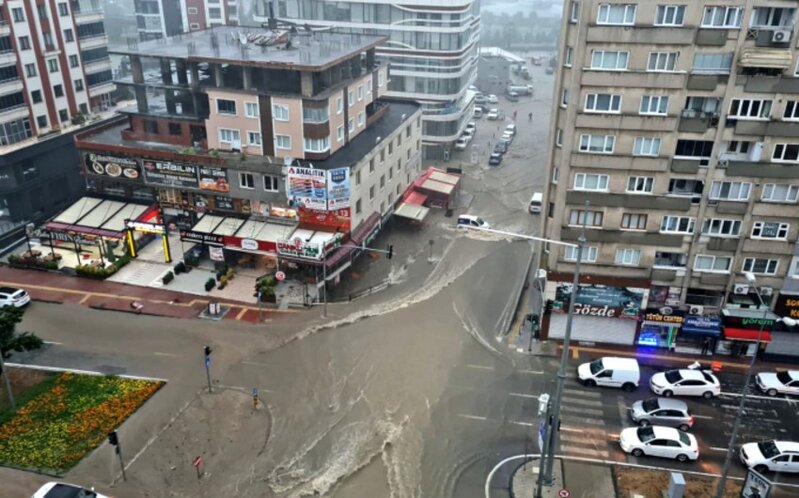 Türkiyənin 19 vilayətində güclü yağışlarla əlaqədar xəbərdarlıq edilib