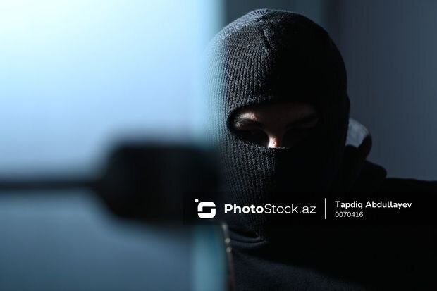 Neftçalada evə BASQIN: Şəhidin il mərasimi üçün yığılan pul oğurlandı - FOTO