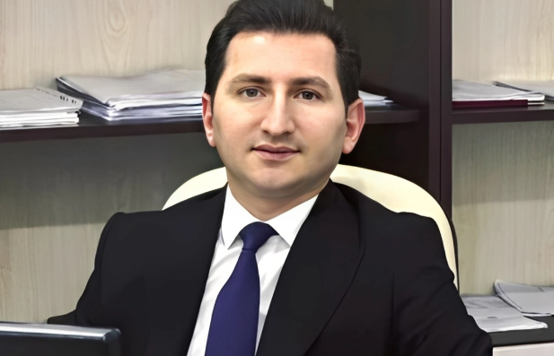 Gənclər və İdman İdarəsində sektor müdiri idi, xəstəxana direktoruna müavin təyin olundu