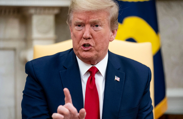 Tramp məhkəmə vasitəsilə Təhsil Departamentini ləğv etmək istəyir