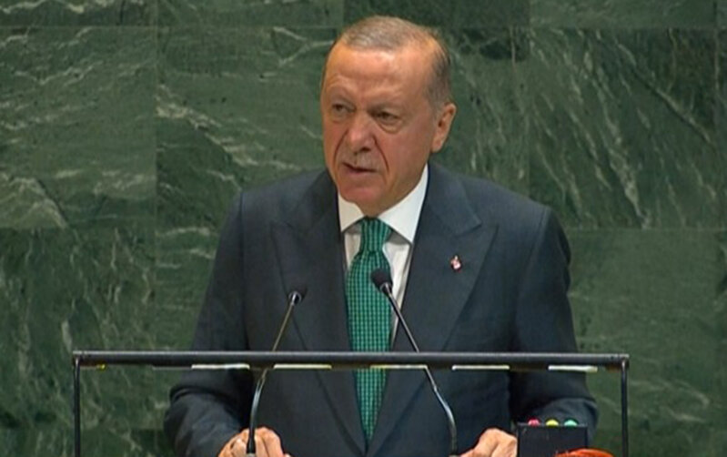 "Əziz qardaşım İlham Əliyevi təbrik edirəm"