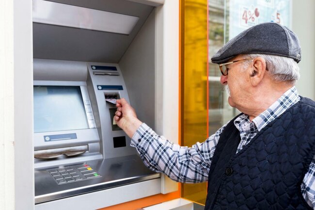 Pensiyaçılara üç aydan bir 30 manat əlavə veriləcək?