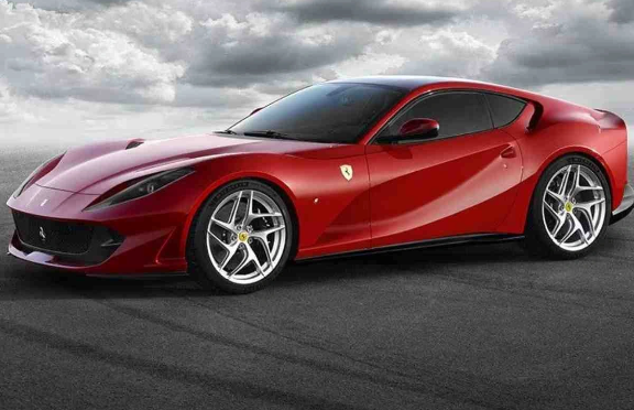 "Ferrari" ilk elektrik avtomobilinin təqdimatını təxirə saldı