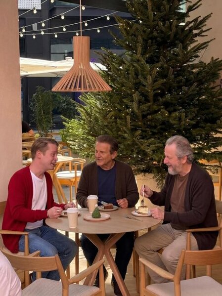 "Evdə tək"in ulduzları 35 il sonra görüşdü - Fotolar