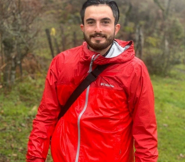 Tur rəhbəri maşının yük yerindən asfalta yıxılaraq ölüb - TƏFƏRRÜAT+FOTOLAR