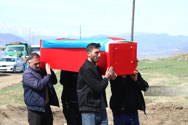 Xocalıda qalıqları aşkarlanan 7 nəfərin dəfn mərasimi keçirilib - FOTO