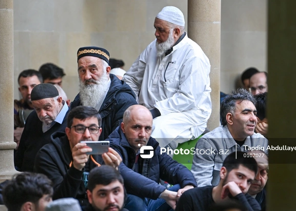 Bakıda bayram namazı qılınıb