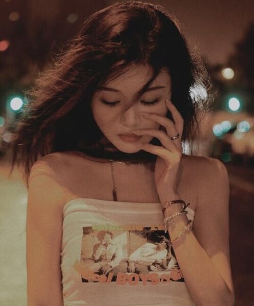 "Tiktok"da canlı yayım açan qızdan dəhşətli addım: Özünü öldürdü