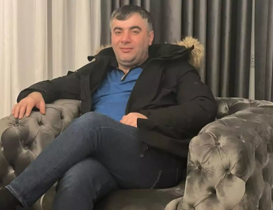 "Üzünə gülüb oyunlar oynadı"