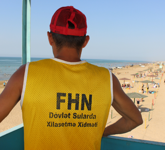 Bu hərəkətləri etməklə dənizdə boğulan şəxsi XİLAS ETMƏK OLAR - VİDEO