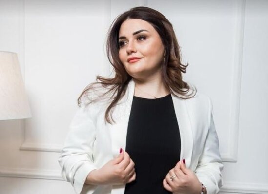 İntim kadrlar, iki min manatlıq cəza, şərəf məhkəməsi: Nazirlik əməkdaşının 8 il sonra yayılan videosu - FOTO