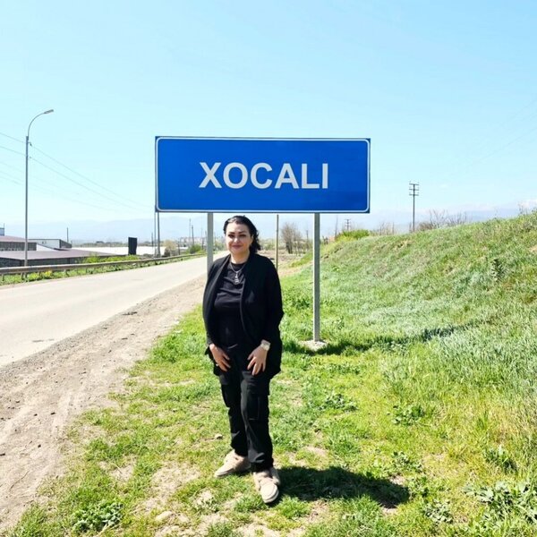 Firəngiz Mütəllimova Xocalıda - Foto