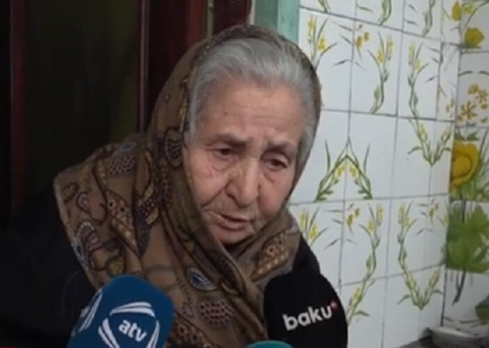 Təhqir olunan qızın nənəsi: "Nəvəmi döyən şagird Firondur, onunla bacarmırlar" - VİDEO