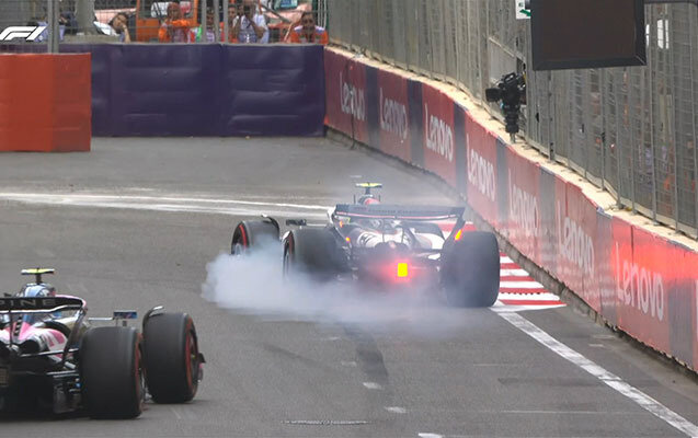 Formula 1 pilotunun bolidi tüstülədi