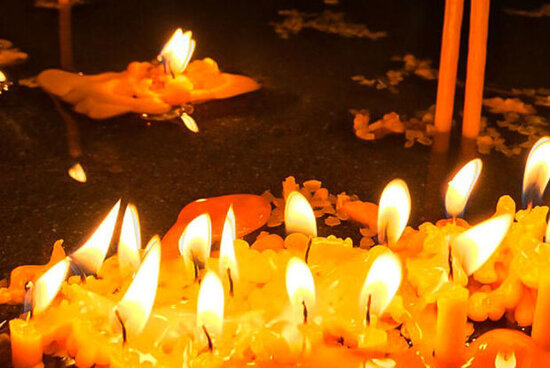 Dini tədbirdə onlarla insan həyatını itirdi