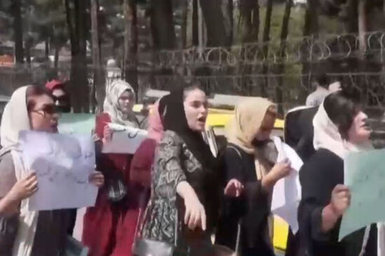 Qadınlar azadlıq nümayişinə çıxdılar - VİDEO