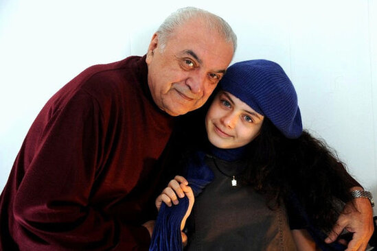 Tələbəsinə vuruldu, həbsxanadakı dostuna dəvətnamə yolladı - Məşhur diktoru kim öldürmək istədi?