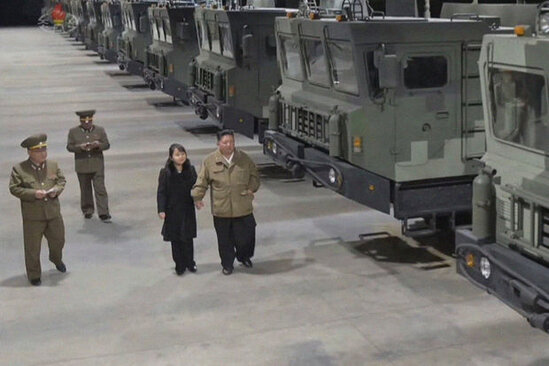 Kim Çen In qızına ballistik raketlər saxlanılan yeri göstərdi