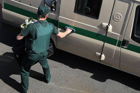 İnkassasiya xidmətlərini hansı qurum həyata keçirməlidir?