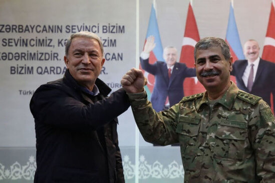 Azərbaycanın müdafiə naziri Hulusi Akara minnətdarlıq edib