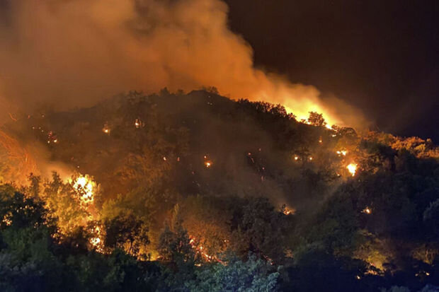 İtaliyada baş verən meşə yanğınlarında iki nəfər həyatını itirib - VİDEO