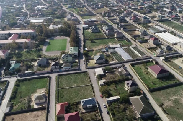 40-dan çox şəxsə saxta sənədlə torpaq satıldı - KURYOZ DƏLƏDUZLUQ + VİDEO