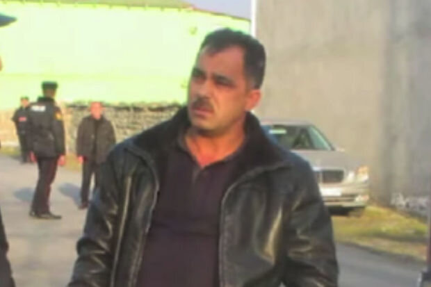 Təqsirsiz olduğu halda həbs olunan və dörd il sonra bəraət alan şəxs: "Mənəvi zərəri kim ödəyəcək?" - VİDEO