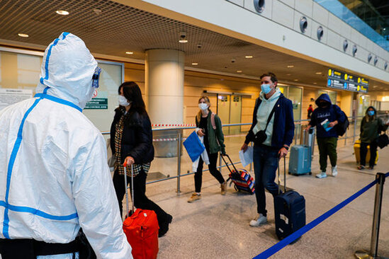 "Omicron" ştamına hava nəqliyyatının hərəkətini iflic edib