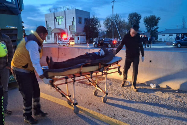 Ucarda TIR-ın vurduğu piyada ölüb - FOTO