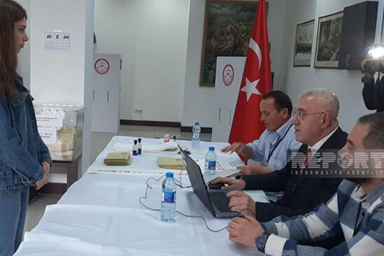 Türkiyənin Gəncədəki Baş Konsulluğundakı səsvermədə minə yaxın seçici iştirak edib