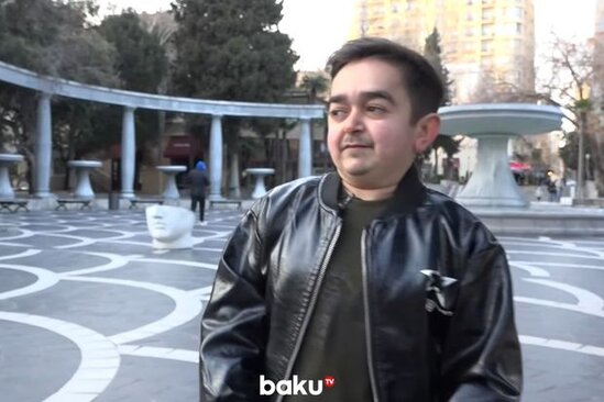 25 yaşında uşaq paltarları geyinən gənc: "Boyum hündür olsaydı, fanatlarım olmazdı" - VİDEO