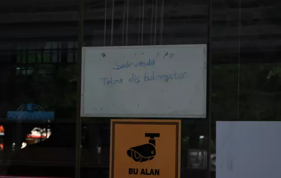 Məsciddə dəstəmaz üçün nəzərdə tutulmuş su çanağında protez diş tapıldı