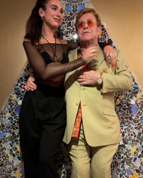 Elton Conun mahnısı 16 ildə ilk dəfə Britaniya çartlarında birinci oldu - FOTO/VİDEO