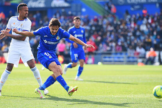 Benzema 300-ə çata bilmədi, türk futbolçu "Real"ın 15 oyunluq seriyasına son qoydu - VİDEO