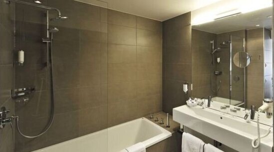 Zaqatalada kişi vanna otağında intihar etdi