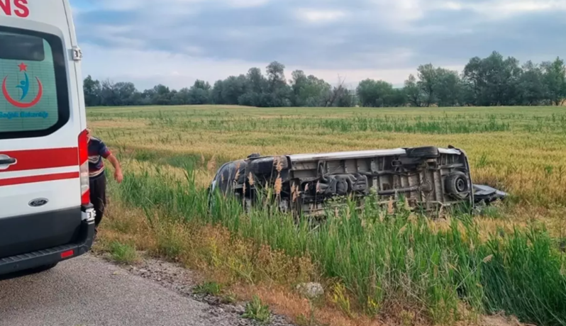 Toydan qayıdan sərnişinləri daşıyan mikroavtobus aşdı, 17 YARALI VAR