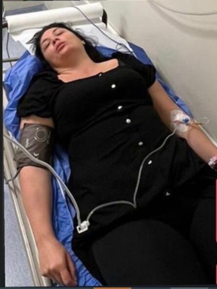 Məşhur müğənninin həyat yoldaşını qırxayaq sancdı, xəstəxanalıq oldu - FOTO