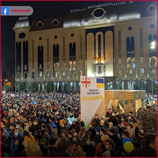 Gürcüstanda kütləvi mitinq başladı: Hökumətin istefası tələb olunur