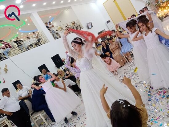 Fenomen müəllimin toyu da dərslərindən seçilmədi - Fotolar