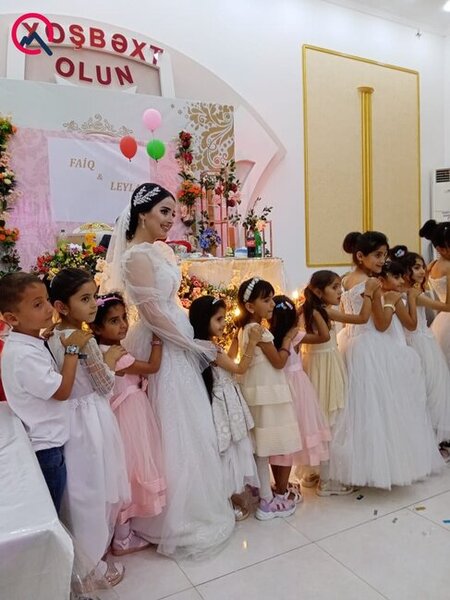 Fenomen müəllimin toyu da dərslərindən seçilmədi - Fotolar