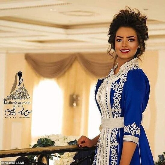 Hicabsız şəkil paylaşdığı üçün həbs olundu - FOTOLAR