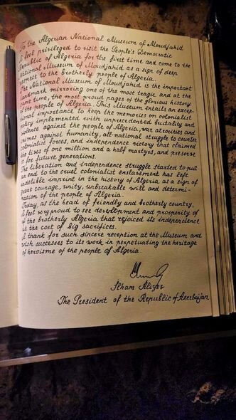 Prezidentdən gözəl xəttatlıq nümunəsi - FOTO