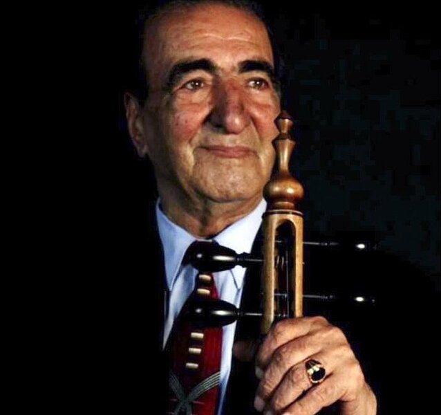 Nənəsinin çömçəsini və oxlovunu "murdarlayıb" şöhrət tapan sənətkar